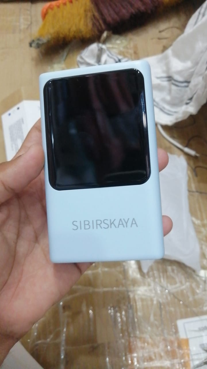 SIBIRSKAYA 20 000 mAh (MINI) Power Bank – 22.5 W PD Fast‑Charge, Built‑In USB‑C & Lightning Cables